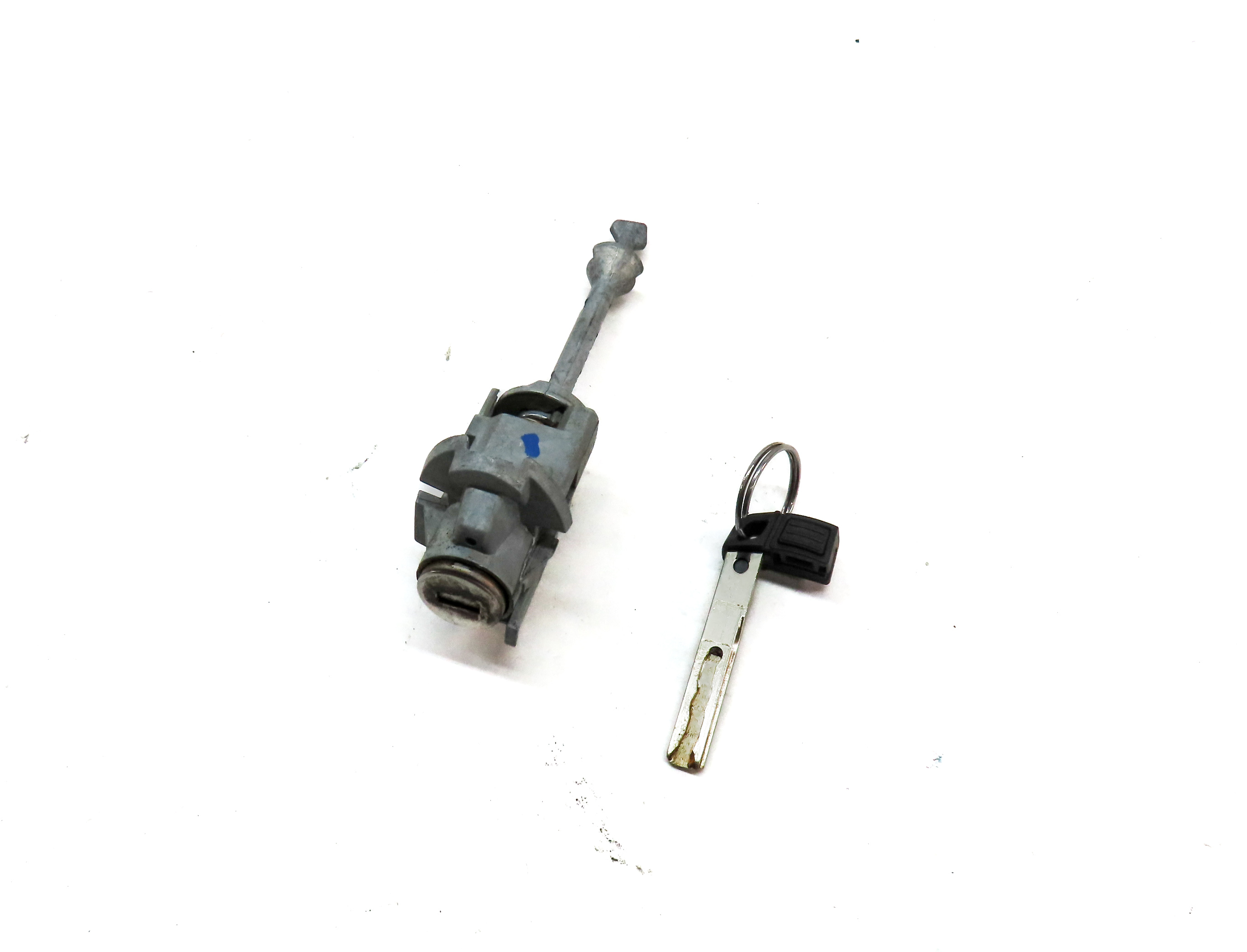 2013 BMW X1 (E84) FRONT LEFT DRIVER DOOR LOCK CYLINDER w/KEY — exact item pictured